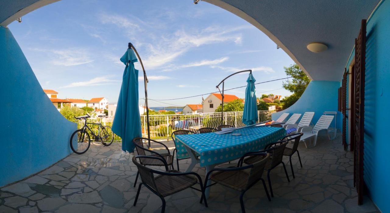 The Sea House Apartments Vis Exterior photo