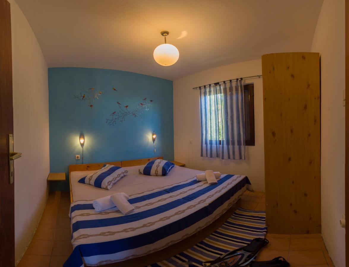 The Sea House Apartments Vis Exterior photo
