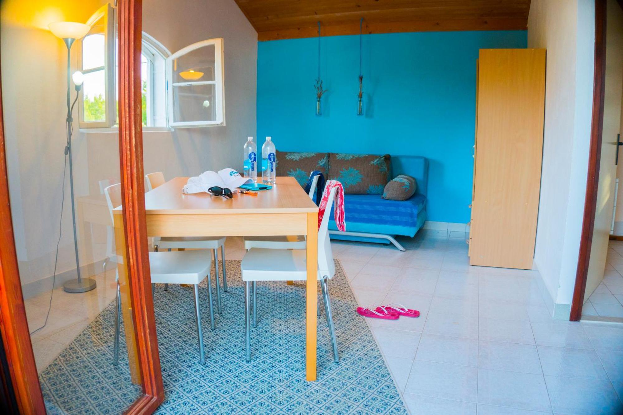 The Sea House Apartments Vis Room photo