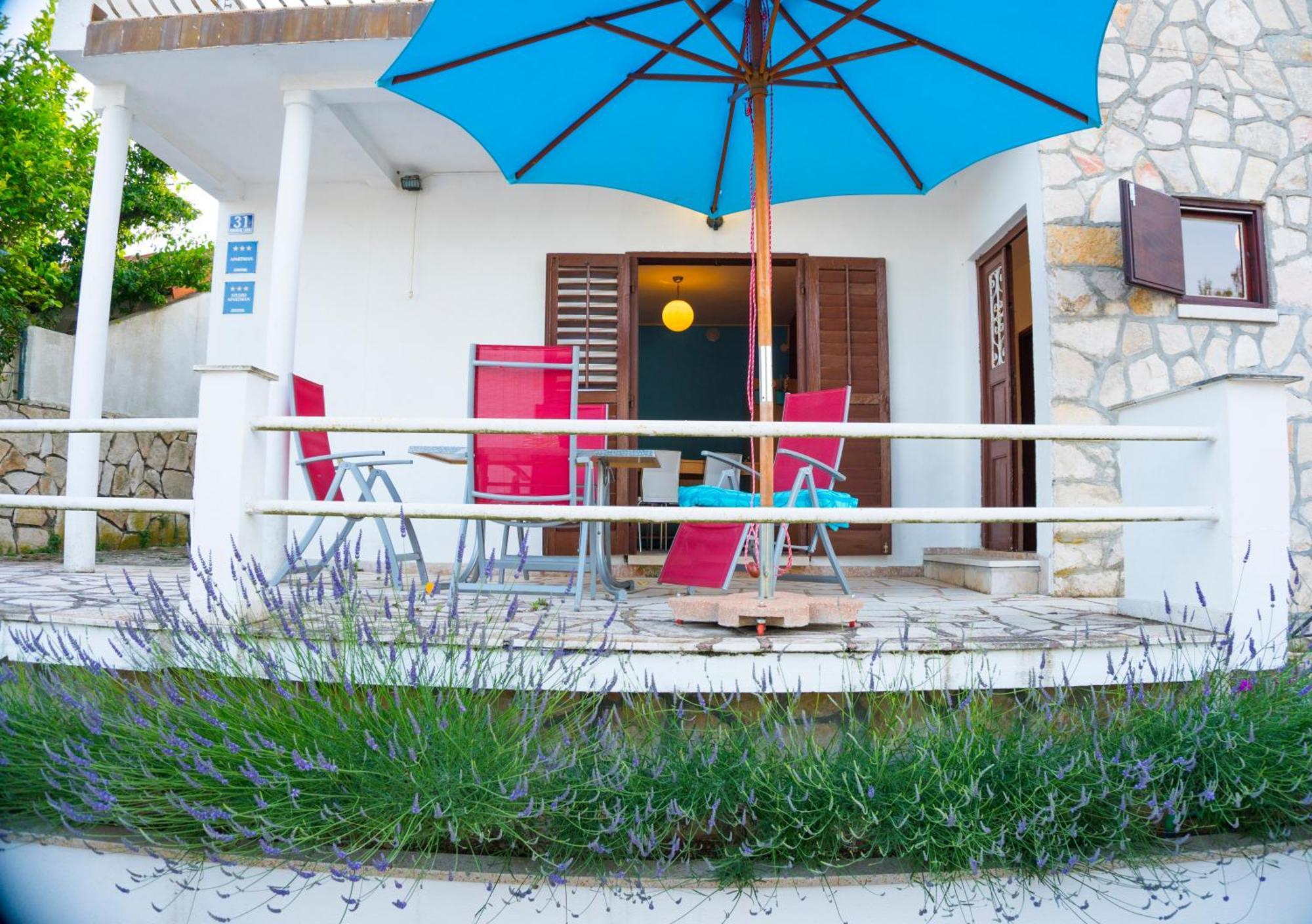 The Sea House Apartments Vis Room photo