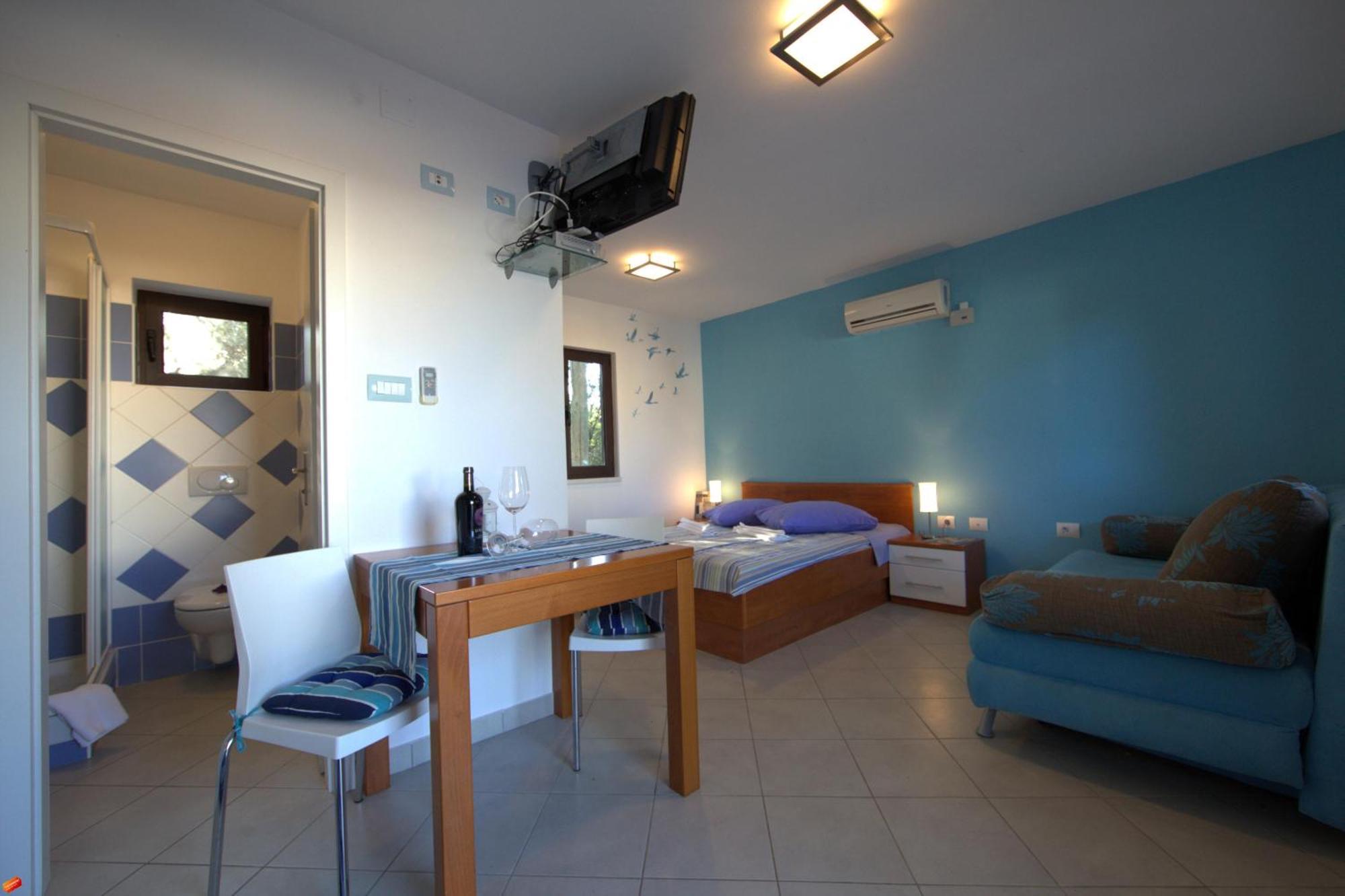 The Sea House Apartments Vis Room photo