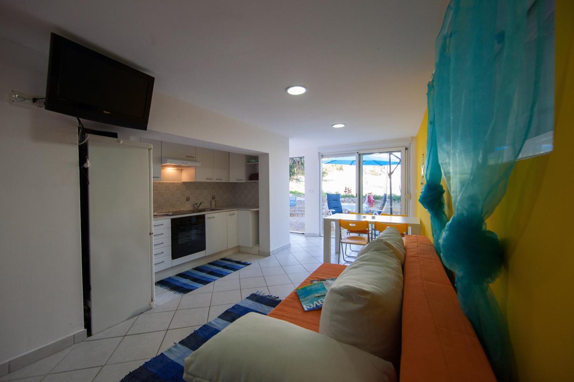 The Sea House Apartments Vis Room photo