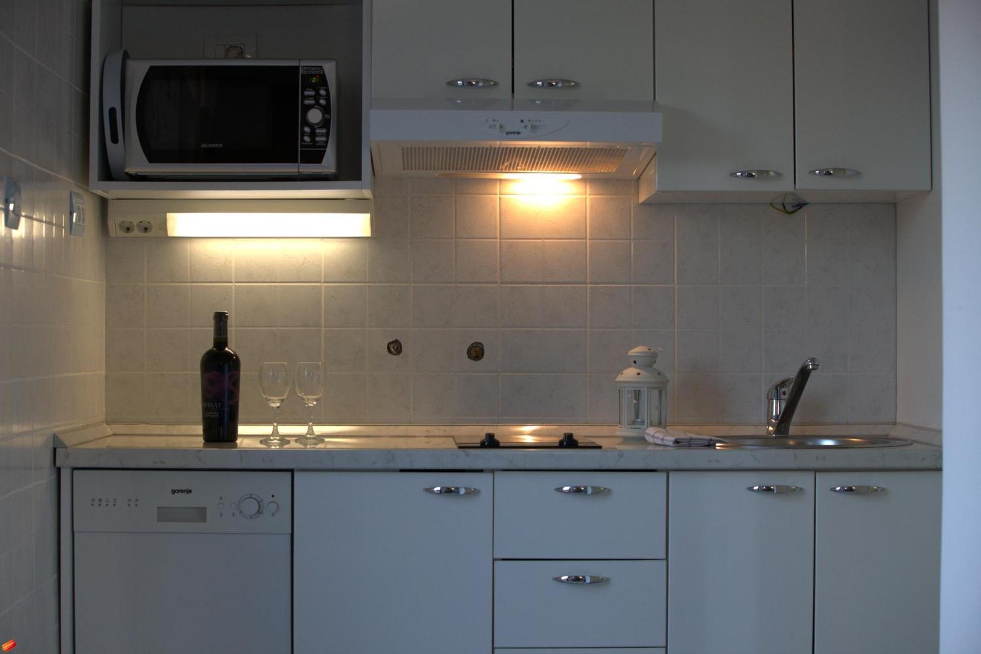 The Sea House Apartments Vis Room photo